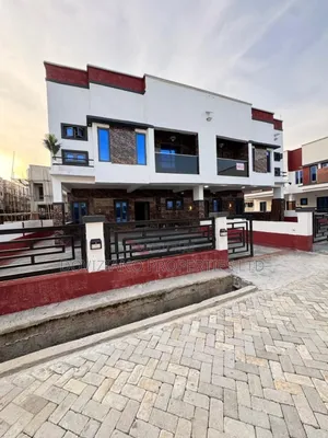 4bdrm Duplex in Ikota for sale
