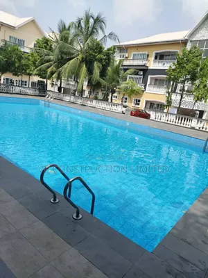 Big Long Swimming Pool