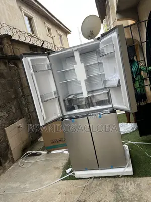 Hisense 392l Side by Side Refrigerator Clean Design