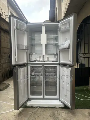 Durable Hisense Side-by-Side Refrigerator in Excellent Condition