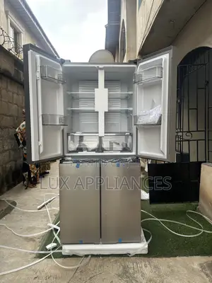 Like New Hisense Side-by-Side Refrigerator – Strong Dependable