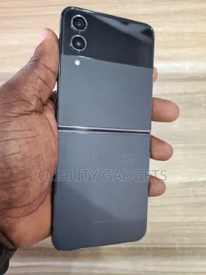 Samsung Galaxy Z Flip4 128 GB Gray
