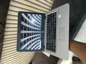 Laptop HP EliteBook 820 G3 8GB Intel Core I5 SSD 256GB