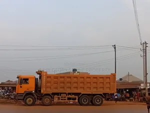 30 Tons of Sharp Sand and Graniet
