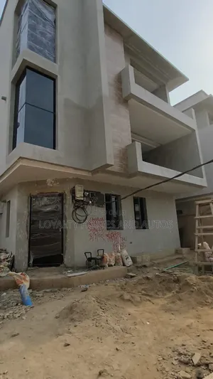 5bdrm Duplex in Magodo Phase 2 for sale