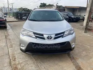 Toyota RAV4 LE 4dr SUV (2.5L 4cyl 6A) 2014 Silver