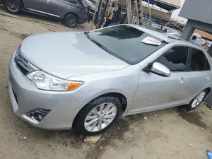 Toyota Camry XLE 4dr Sedan (2.5L 4cyl 6A) 2013 Silver