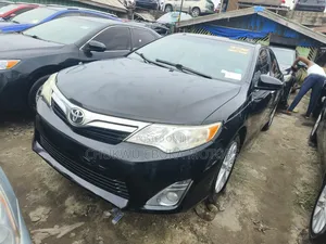 Toyota Camry XLE 4dr Sedan (2.5L 4cyl 6A) 2012 Black