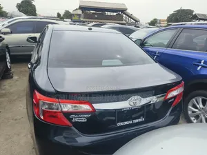 Toyota Camry XLE 4dr Sedan (2.5L 4cyl 6A) 2012 Blue
