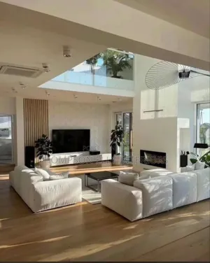 Thompson Elly Interiors and Construction