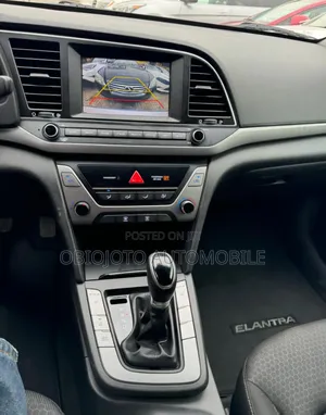 Hyundai Elantra 2017 Silver