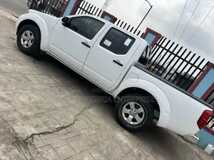 Nissan Frontier 2012 White