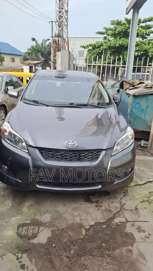 Toyota Matrix S Hatchback FWD (2.4L 4cyl 5A) 2010 Gray