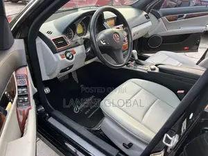 Mercedes-Benz C300 Luxury Sedan RWD (3.0L 6cyl 7A) 2010 Black
