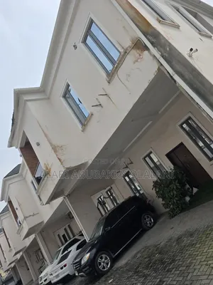 4bdrm Duplex in Emcel Estate, Chevron for sale