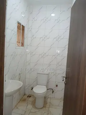 3bdrm Block of Flats in Mabushi for rent