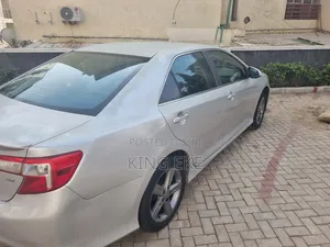 Toyota Camry SE 4dr Sedan (2.5L 4cyl 6A) 2012 Silver