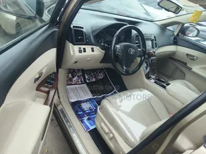 Toyota Venza V6 AWD 2010 Brown