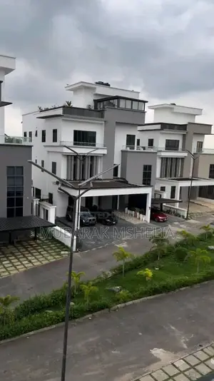 6bdrm Duplex in Mabushi for sale