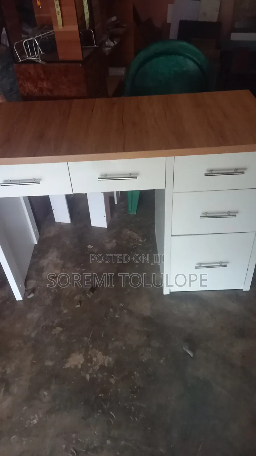 Very Solid Glossy Office Table