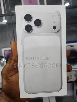 New Apple iPhone 17 Pro Max 256 GB Silver