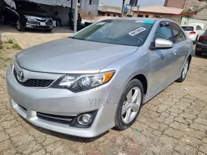 Toyota Camry SE 4dr Sedan (2.5L 4cyl 6A) 2012 Silver