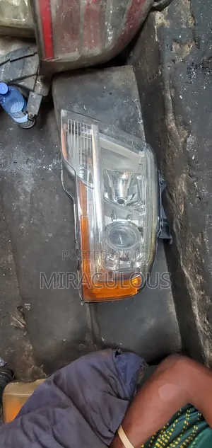 Headlight Ford Expedition 2015 Model