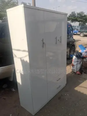 6ft X 4ft Wardrobe. Off White Color With 2 Drawers