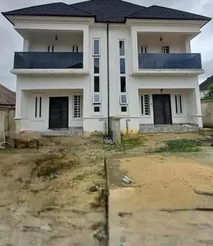 8bdrm Duplex in Farm Road 2, Eliozu for sale