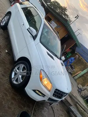 Mercedes-Benz M Class ML350 4dr SUV (3.5L 6cyl 7A) 2014 White