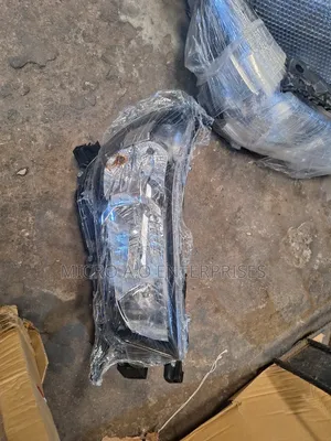 Headlight Hilux 2019