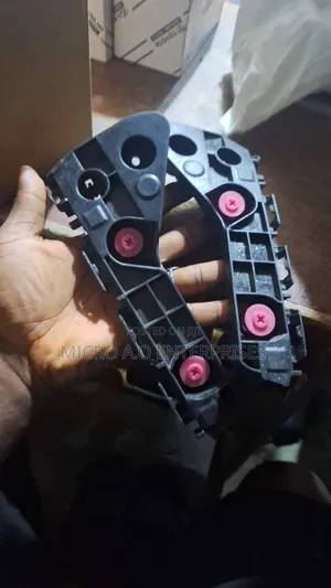 Front Bumper Hanger Hilux 2016