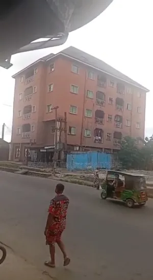 8bdrm Block of Flats in Osusu Area ,  Aba , for sale