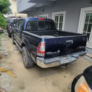 Toyota Tacoma PreRunner V6 4dr Double Cab 5.0 ft. SB (4.0L 6cyl 5A)