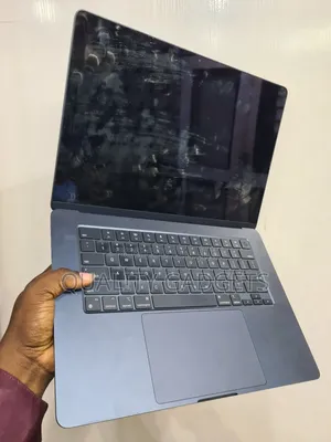 Laptop Apple MacBook Air 2023 M2 16GB Apple M2 SSD 256GB