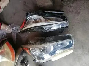 Set Headlights Infiniti Qx30