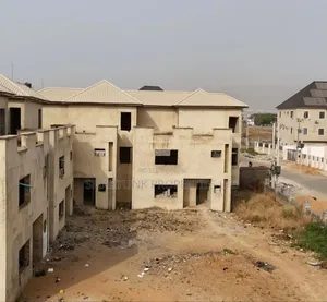 5bdrm Townhouse/Terrace in Jahi for sale