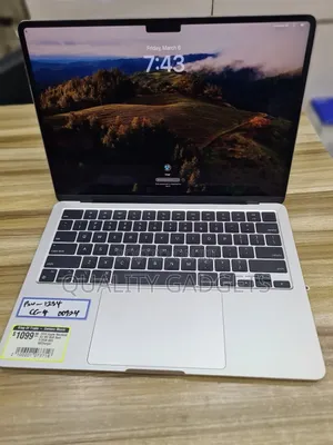 Laptop Apple MacBook Air 2024 M3 13-inch 8GB Apple M3 SSD 512GB