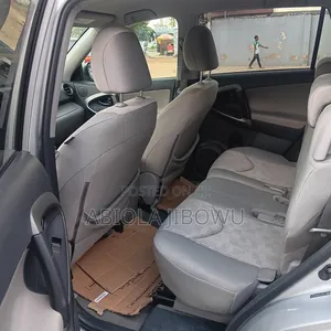 Toyota RAV4 2.5 2011 Silver