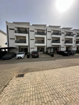 4bdrm Duplex in In An Estate for sale