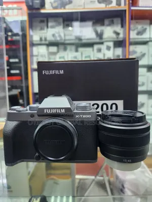 Fujifilm X-T200 + Fujifilm Xc 15-45mm 1.3.5-5.6 Ois Pz