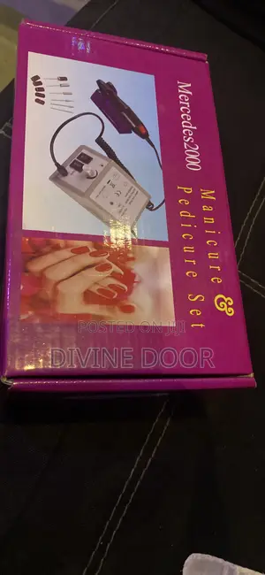 Mercedes 2000 Manicure and Pedicure Set
