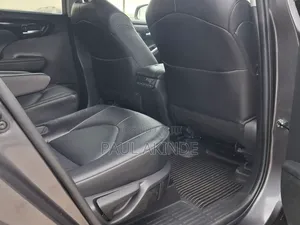 Toyota Highlander XLE 2022 Gray