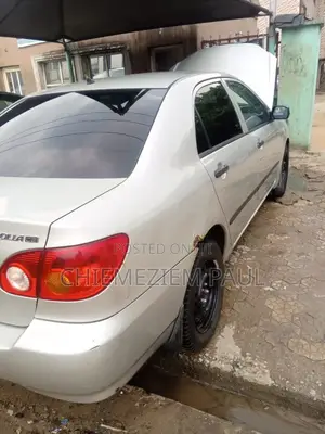Toyota Corolla LE 2004 Silver