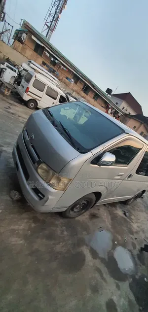 Toyota HiAce 2006 Silver