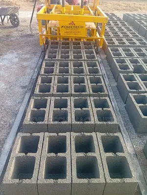 Blocks Moulding Machine. (3000 Blocks Daily)