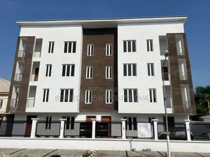 5bdrm Maisonette in Lekki Phase 1 Lagos for sale