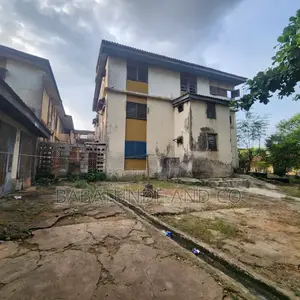 20bdrm Block of Flats in Felele, CHallenge / Ibadan for sale