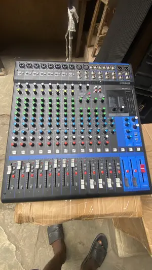 Yamaha Mixer 16 Channels Mg16