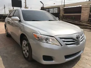 Toyota Camry LE 4dr Sedan (2.5L 4cyl 6A) 2011 Silver